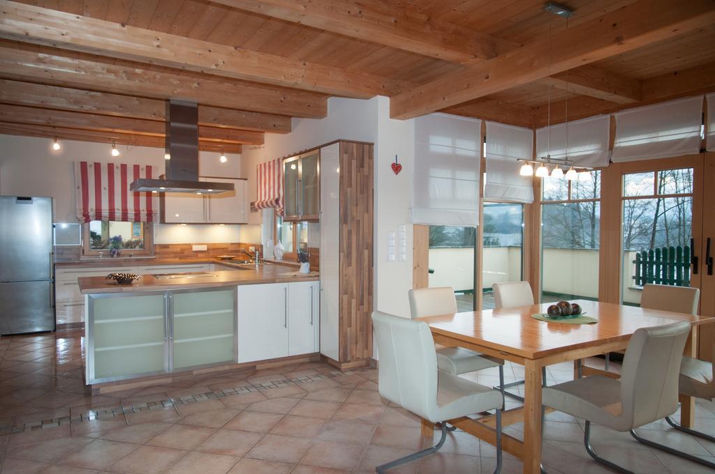 Ferienhaus Manuela Velden am Woerthersee Room photo